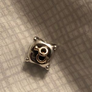 Pandora two rings on pillow charm